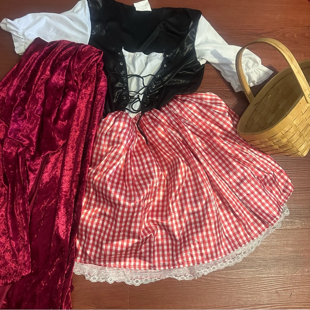 Halloween Res Riding Hood Costume